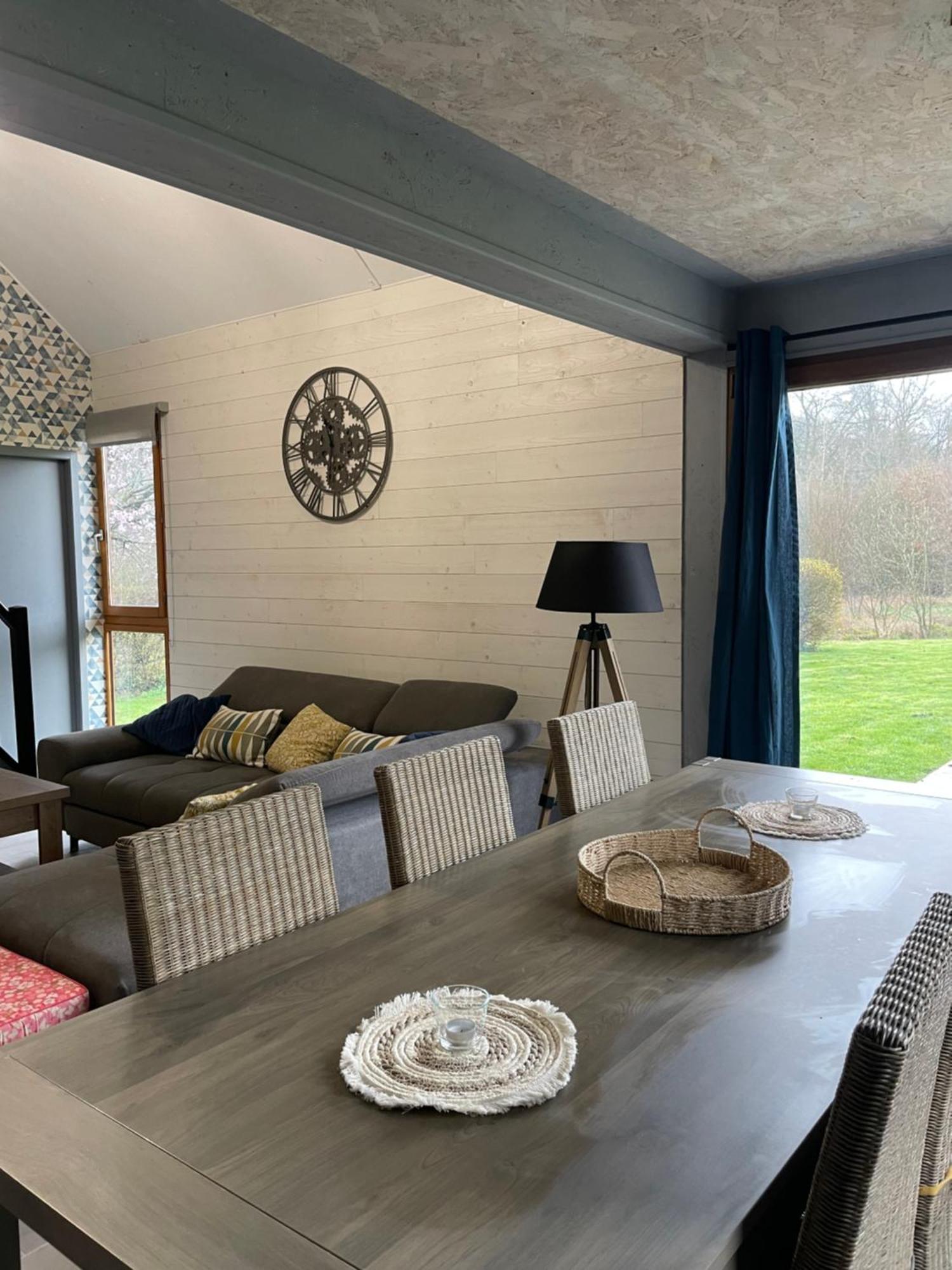 Hébergement de vacances Chaleureux Dans Domaine Privé Signy-le-Petit